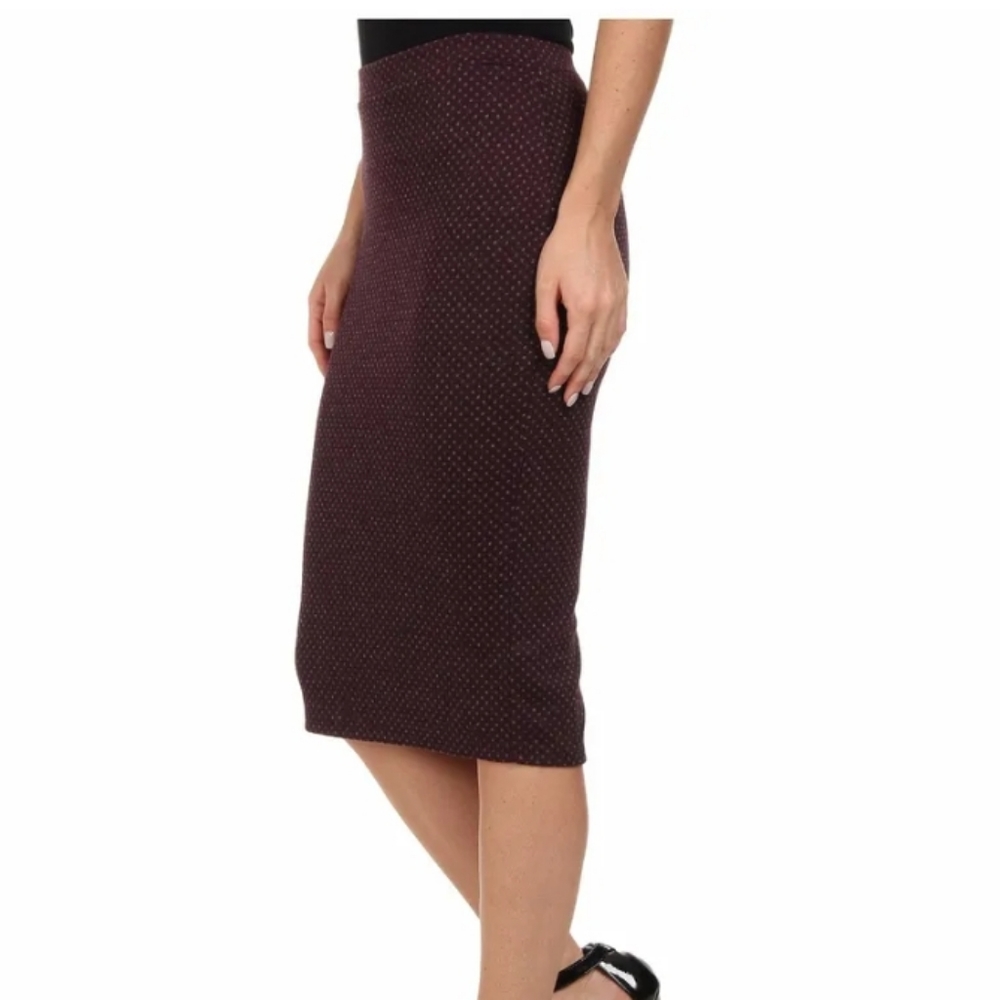 FREE PEOPLE: Mid Length Textured Strech  Pencil Skirt
